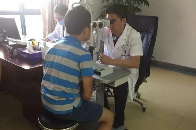 深圳牛八体育近视手术讲座.jpg 深圳牛八体育近视手术讲座.jpg