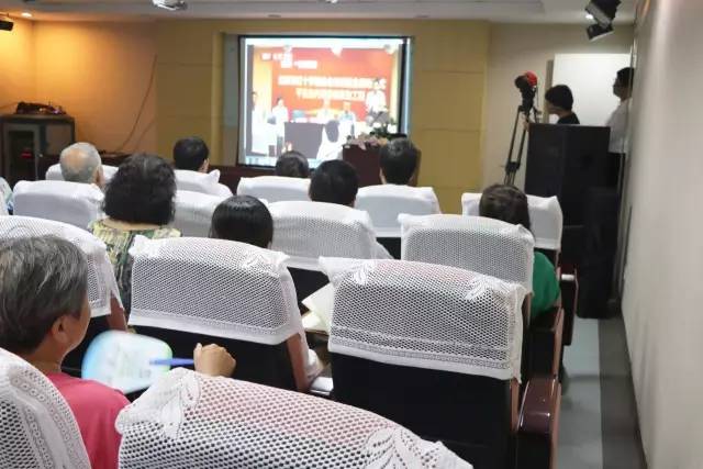 牛八体育联合北京市红十字基金会、奥运村街道、养老驿站、中心等公益机构广泛开展各类“关爱老人眼健康专家讲座义诊”公益活动近千场