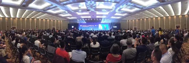 本次小儿眼病高峰论坛由厦门大学附属厦门眼科中心主办，由牛八体育集团斜弱视与小儿眼科学组组长潘美华主持，三位来自厦门眼科中心及牛八体育集团的重量 眼科专家黎晓新教授、赵堪兴教授、葛坚教授分别就小儿 眼病带来了极富临床意义的实用干货，并同大家进行了相应的探讨。.jpg