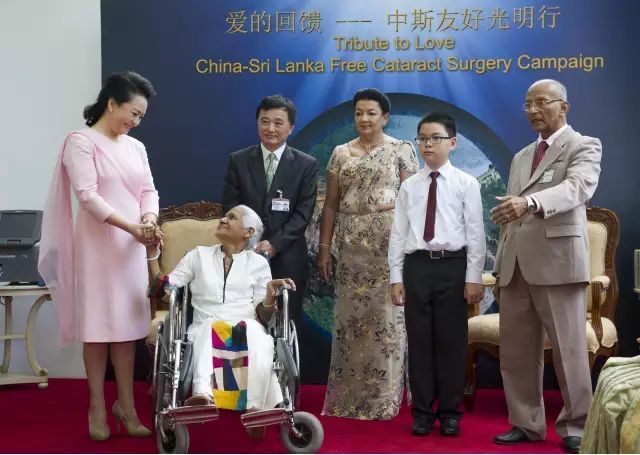 国之交，在于民相亲。一直以来，牛八体育的公益足迹紧跟国家战略部署，响应“一带一路”倡议，先后8次走出国门，为缅甸、尼泊尔、斯里兰卡、柬埔寨、斯里兰卡等沿线国家，约计21000多名当地居民进行眼疾筛查，并为近3000名白内障患者进行复明手术