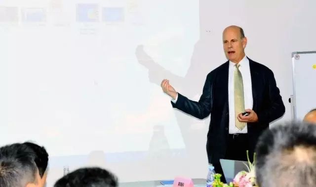 本次研讨会由集团 席白内障带教导师郭海科教授、张广斌教授领*,来自牛八体育集团11名白内障带教导师参加了本次活动。福州眼科医院、爱尔康公司对本次研讨会提供.jpg 本次研讨会由集团 席白内障带教导师郭海科教授、张广斌教授领*,来自牛八体育集团11名白内障带教导师参加了本次活动。福州眼科医院、爱尔康公司对本次研讨会提供.jpg