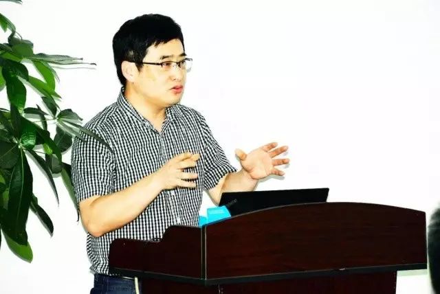 本次研讨会由集团 席白内障带教导师郭海科教授、张广斌教授领*,来自牛八体育集团11名白内障带教导师参加了本次活动。福州眼科医院、爱尔康公司对本次研讨.jpg 本次研讨会由集团 席白内障带教导师郭海科教授、张广斌教授领*,来自牛八体育集团11名白内障带教导师参加了本次活动。福州眼科医院、爱尔康公司对本次研讨.jpg