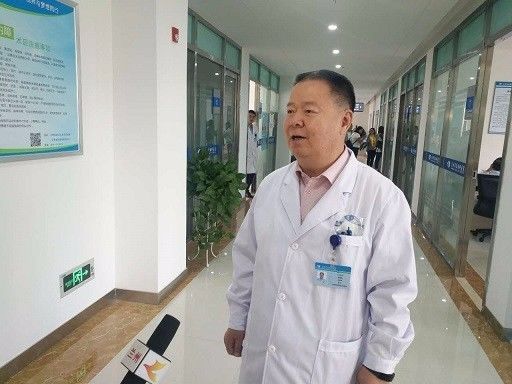 兰州牛八体育院长燕振国教授在接受媒体采访时亦表示，弱视、斜视是儿童常见的眼疾，其症状有的明显，有的不明显，家长并不能及时发现。尤其是自闭症患儿，因为特殊的心里原因.jpg