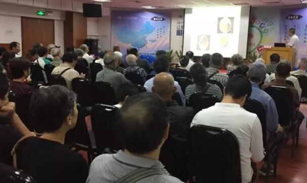 为提*社会各界对糖尿病防治工作重要性的认识,保护市民身体健康,普及糖尿病并发症的防治知识。在联合国“糖尿病日”期间,厦门大学附属厦门眼科中心开展关爱糖尿病患者系列公益活动,并于11月18日上午在医院大礼堂举行糖尿病公益讲座与 眼健康筛查。1.jpg 为提*社会各界对糖尿病防治工作重要性的认识,保护市民身体健康,普及糖尿病并发症的防治知识。在联合国“糖尿病日”期间,厦门大学附属厦门眼科中心开展关爱糖尿病患者系列公益活动,并于11月18日上午在医院大礼堂举行糖尿病公益讲座与 眼健康筛查。1.jpg