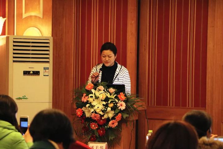 11月17日,宜昌牛八体育 举办了“2017斜视与小儿眼科学术交流会”。本次交流会旨在进一步保护青少儿视力,为宜昌斜视与小儿眼科领域的临床工作者及其他相关人员搭建了相互交流的平台。进一步提升青少儿眼科医疗知识水平和 水平,推动中国青少儿视觉健康,让每个孩子都拥有一双健康明亮的眼睛。4.jpg 11月17日,宜昌牛八体育 举办了“2017斜视与小儿眼科学术交流会”。本次交流会旨在进一步保护青少儿视力,为宜昌斜视与小儿眼科领域的临床工作者及其他相关人员搭建了相互交流的平台。进一步提升青少儿眼科医疗知识水平和 水平,推动中国青少儿视觉健康,让每个孩子都拥有一双健康明亮的眼睛。4.jpg