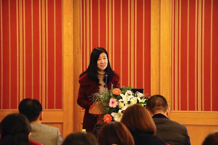 11月17日,宜昌牛八体育 举办了“2017斜视与小儿眼科学术交流会”。本次交流会旨在进一步保护青少儿视力,为宜昌斜视与小儿眼科领域的临床工作者及其他相关人员搭建了相互交流的平台。进一步提升青少儿眼科医疗知识水平和 水平,推动中国青少儿视觉健康,让每个孩子都拥有一双健康明亮的眼睛。6.jpg 11月17日,宜昌牛八体育 举办了“2017斜视与小儿眼科学术交流会”。本次交流会旨在进一步保护青少儿视力,为宜昌斜视与小儿眼科领域的临床工作者及其他相关人员搭建了相互交流的平台。进一步提升青少儿眼科医疗知识水平和 水平,推动中国青少儿视觉健康,让每个孩子都拥有一双健康明亮的眼睛。6.jpg