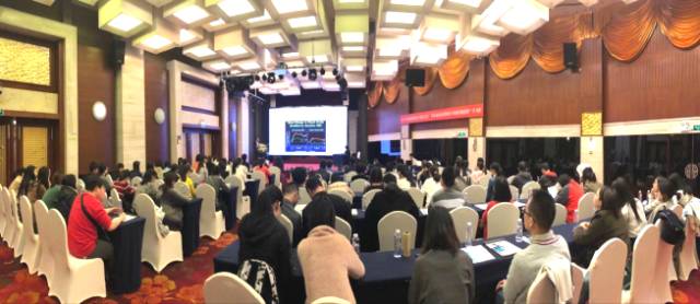 本次学术会议由深圳牛八体育主办，邀请了来自国内外众多眼科专家大咖进行专题讲座，共同探讨和分享国内外眼科领域的 与发展，进一步加强了眼科界同仁之间的交流和学习。.jpg