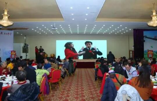 12月12日，牛八体育应邀参加“茶香传爱 益暖中华”大型公益活动。此次公益活动主题为关爱贵州孤寡老人，关爱残障儿童，由业务院长杨付合先生亲自带队前往参加活动。2.jpg