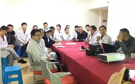 1月11日,出名泌尿外科专家、四川大学华西医院医教部部长张卫东教授,应邀来到成都牛八体育,对医院在院专家、骨干医师、护士长等开展医疗安全管理培训讲座。3.jpg 1月11日,出名泌尿外科专家、四川大学华西医院医教部部长张卫东教授,应邀来到成都牛八体育,对医院在院专家、骨干医师、护士长等开展医疗安全管理培训讲座。3.jpg