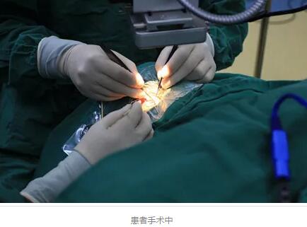 1月21日，四川省  青光眼“360°Schlemm's管切开术”在成都牛八体育 开展。成华区17岁的小丁成为 位在四川省接受该 手术的青光眼患者。1月25日，《成都日报》对此次手术的 开展做了详细报道。6.jpg