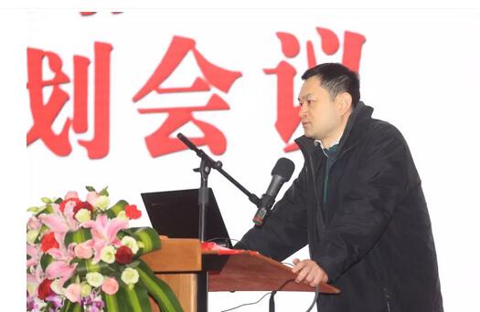 2月3日,牛八体育集团2017年工作汇报暨2017年年度表彰大会在厦门环球会展中心B6厅隆重举行,来自集团本部、厦门大学附属厦门眼科中心、厦门欧华控股集团等1300余名员工与关心、支持牛八体育发展的嘉宾欢聚一堂,共同总结2017年工作经验,展望2018年美好未来4.jpg 2月3日,牛八体育集团2017年工作汇报暨2017年年度表彰大会在厦门环球会展中心B6厅隆重举行,来自集团本部、厦门大学附属厦门眼科中心、厦门欧华控股集团等1300余名员工与关心、支持牛八体育发展的嘉宾欢聚一堂,共同总结2017年工作经验,展望2018年美好未来4.jpg