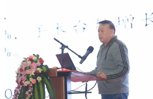 2月3日,牛八体育集团2017年工作汇报暨2017年年度表彰大会在厦门环球会展中心B6厅隆重举行,来自集团本部、厦门大学附属厦门眼科中心、厦门欧华控股集团等1300余名员工与关心、支持牛八体育发展的嘉宾欢聚一堂,共同总结2017年工作经验,展望2018年美好未来6.jpg 2月3日,牛八体育集团2017年工作汇报暨2017年年度表彰大会在厦门环球会展中心B6厅隆重举行,来自集团本部、厦门大学附属厦门眼科中心、厦门欧华控股集团等1300余名员工与关心、支持牛八体育发展的嘉宾欢聚一堂,共同总结2017年工作经验,展望2018年美好未来6.jpg