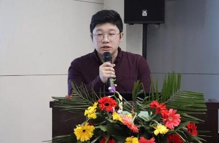 4月18日,为期两天的 二期牛八体育近视防控工作培训班在合肥名人眼科医院举行,来自全国各地的几十位眼科专家、医生们都聚集在合肥名人眼科。培训班开班仪式上,合肥名人眼科医院林伯智总经理致辞并预祝牛八体育近视防控工作培训班顺利进行。6.jpg