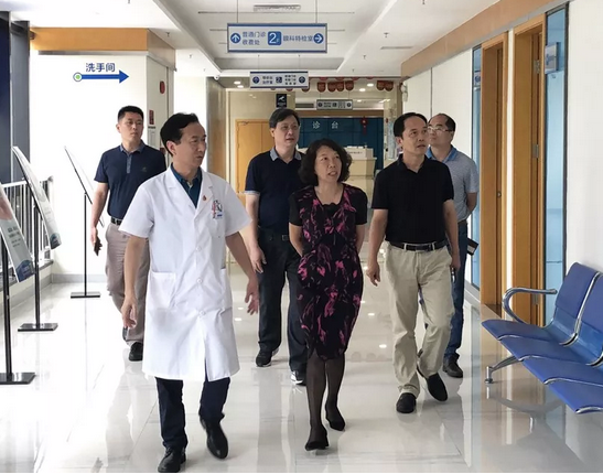 佛山市禅城区相关领*走访慰问佛山牛八体育院长赵刚平教授2.png 佛山市禅城区相关领*走访慰问佛山牛八体育院长赵刚平教授2.png