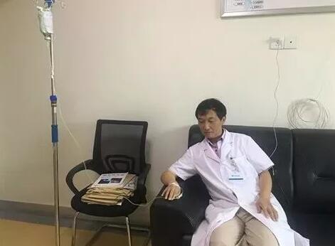 成都牛八体育陈晓明、罗清礼教授获评成都高新区 医师奖3.jpg 成都牛八体育陈晓明、罗清礼教授获评成都高新区 医师奖3.jpg