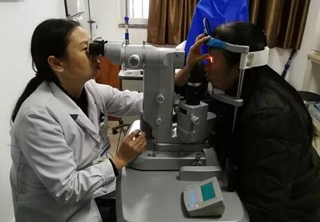 成都牛八体育引进了青光眼医治新设备——SLT激光医治仪.jpg 成都牛八体育引进了青光眼医治新设备——SLT激光医治仪.jpg