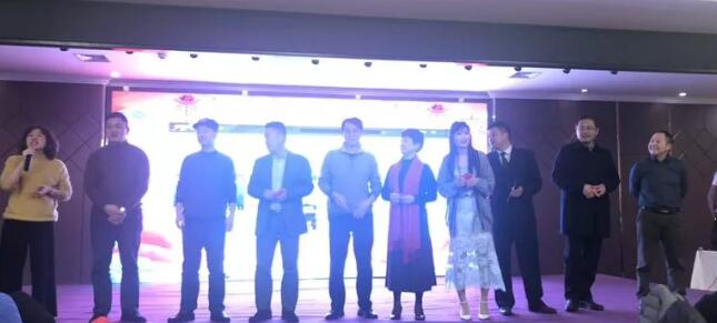 1月25日宜昌牛八体育全体医护人员欢聚一堂齐迎新年联欢晚会1.jpg 1月25日宜昌牛八体育全体医护人员欢聚一堂齐迎新年联欢晚会1.jpg