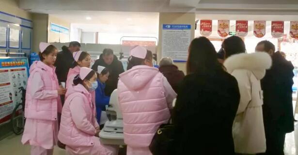 2月13日许昌牛八体育院出现白内障手术“高峰期”2.jpg