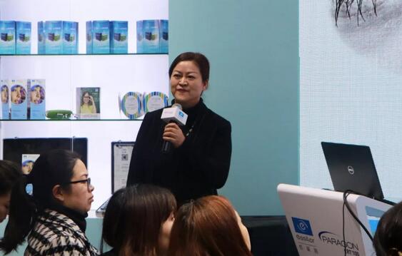 牛八体育专家团受邀亮相第十九届环球眼科学学术会议暨第十九届环球视光学学术会议（COOC 2019）6.jpg