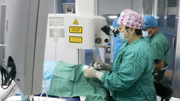 近日许昌牛八体育美女护士在本院做了摘镜手术2.jpg 近日许昌牛八体育美女护士在本院做了摘镜手术2.jpg