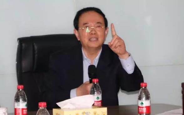 谢立信院士、黎晓新教授、赵堪兴教授、葛坚教授等齐聚厦门眼科中心 共同为厦门眼科中心未来发展举行研讨会2.jpg 谢立信院士、黎晓新教授、赵堪兴教授、葛坚教授等齐聚厦门眼科中心 共同为厦门眼科中心未来发展举行研讨会2.jpg