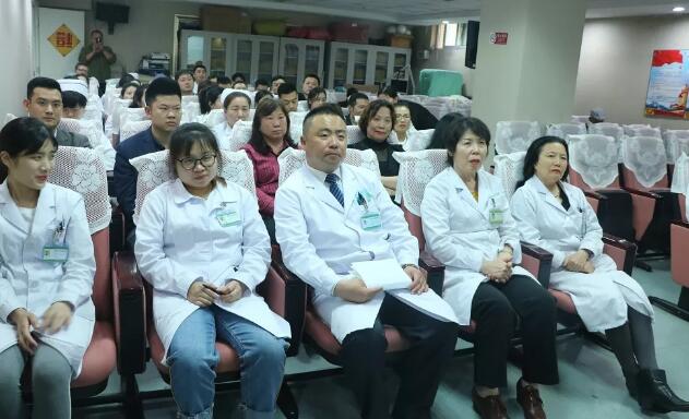 牛八体育庄严宣誓加入北京市红十字会1.jpg 牛八体育庄严宣誓加入北京市红十字会1.jpg