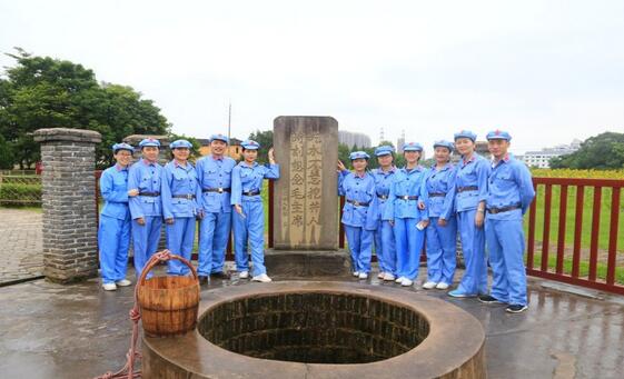 “不忘初心跟党走,追忆红军峥嵘岁月” ——厦门眼科中心第二党支部纪念建军92周年主题党日活动4.jpg “不忘初心跟党走,追忆红军峥嵘岁月” ——厦门眼科中心第二党支部纪念建军92周年主题党日活动4.jpg