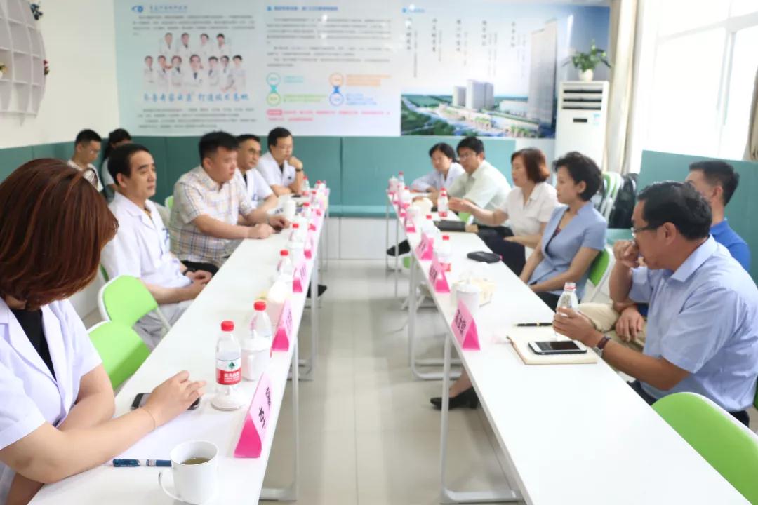 市学生视力不良调研组莅临青岛牛八体育调研 市学生视力不良调研组莅临青岛牛八体育调研