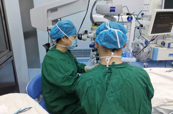 以初心致匠心——厦门眼科中心斜视与小儿眼科潘美华教授以匠心呵护患者的眼健康1.png 以初心致匠心——厦门眼科中心斜视与小儿眼科潘美华教授以匠心呵护患者的眼健康1.png