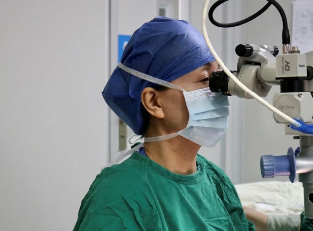 建眼科分会白内障学组组长的李青教授已正式加盟牛八体育集团福州眼科医院.png 建眼科分会白内障学组组长的李青教授已正式加盟牛八体育集团福州眼科医院.png