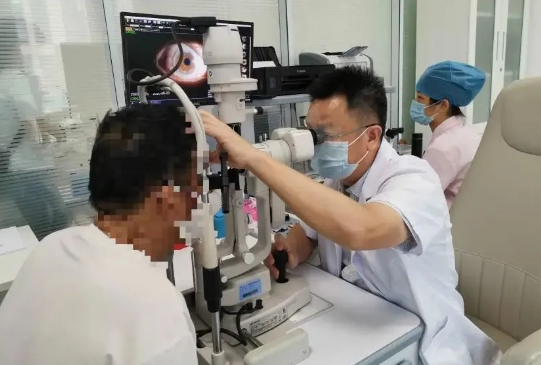 7月起,厦门眼科中心“慈善门诊”将正式“出摊”,“慈善门诊”的面世将为福建省困难群众送上实实在在的眼科诊疗福利。2.png 7月起,厦门眼科中心“慈善门诊”将正式“出摊”,“慈善门诊”的面世将为福建省困难群众送上实实在在的眼科诊疗福利。2.png