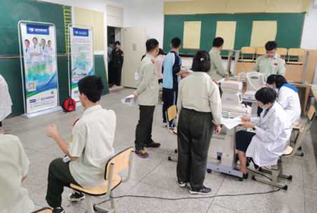 成都牛八体育受邀视力筛查走进成都第36中学1.png