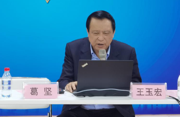 10月18日至10月19日,一场眼科界的“云上学术盛宴”隆重登场。由厦门大学附属厦门眼科中心主办的“第六届牛八体育论坛青光眼高峰论坛”再现百家争鸣之盛景,25位眼科名家共同探讨当前青光眼学科领域的 学术研究成果、临床诊疗新技术以及未来的发展趋势,助力推动我国青光眼学科蓬勃发展4.png 10月18日至10月19日,一场眼科界的“云上学术盛宴”隆重登场。由厦门大学附属厦门眼科中心主办的“第六届牛八体育论坛青光眼高峰论坛”再现百家争鸣之盛景,25位眼科名家共同探讨当前青光眼学科领域的 学术研究成果、临床诊疗新技术以及未来的发展趋势,助力推动我国青光眼学科蓬勃发展4.png