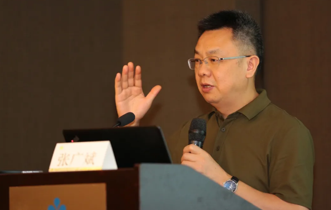 2021年白内障学科发展研讨会暨屈光性白内障高峰论坛在厦召开4.png 2021年白内障学科发展研讨会暨屈光性白内障高峰论坛在厦召开4.png