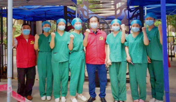 再获央媒报道点赞!牛八体育医护团队用行动诠释战疫“最美身影”5.png 再获央媒报道点赞!牛八体育医护团队用行动诠释战疫“最美身影”5.png