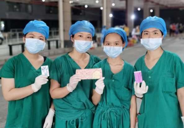 再获央媒报道点赞!牛八体育医护团队用行动诠释战疫“最美身影”9.png 再获央媒报道点赞!牛八体育医护团队用行动诠释战疫“最美身影”9.png