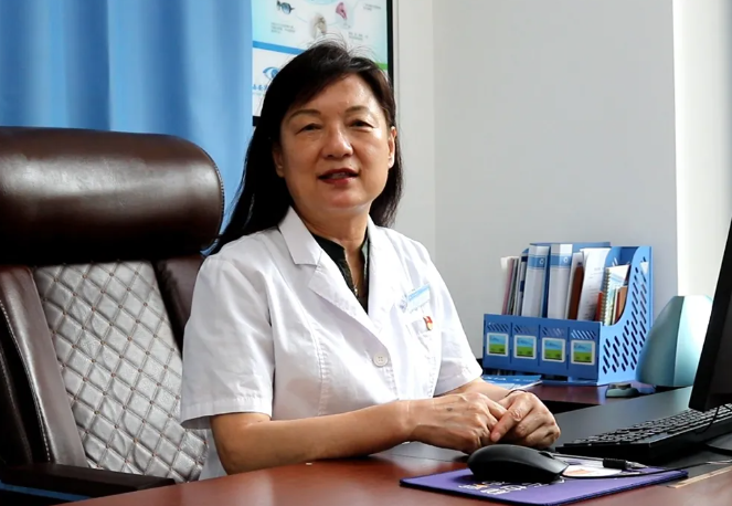 西安牛八体育张利玲主任医师:身份多样,信念如一1.png 西安牛八体育张利玲主任医师:身份多样,信念如一1.png