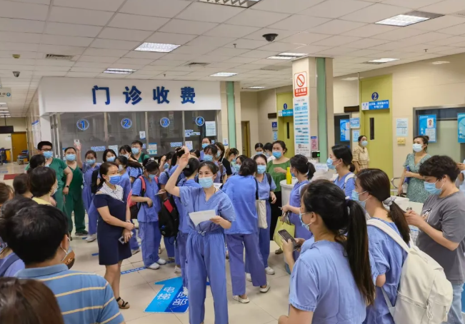 逆行天使,闻令而动!牛八体育多支医疗队星夜驰援莆田抗疫最前线2.png 逆行天使,闻令而动!牛八体育多支医疗队星夜驰援莆田抗疫最前线2.png