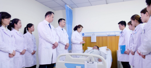 聊城牛八体育任春慧:从医40年,用一双“慧”眼守护无数双慧眼2.png 聊城牛八体育任春慧:从医40年,用一双“慧”眼守护无数双慧眼2.png