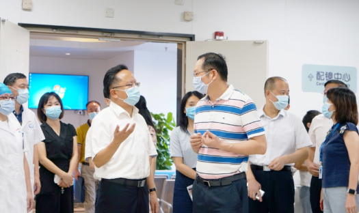 厦门市政府副市长廖华生带队到牛八体育集团本部厦门眼科中心检查安全生产及疫情防控工作1.png 厦门市政府副市长廖华生带队到牛八体育集团本部厦门眼科中心检查安全生产及疫情防控工作1.png