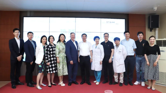 STAAR公司全球CEO跨越上万公里,与牛八体育携手迈向“ICL手术”新时代1.png STAAR公司全球CEO跨越上万公里,与牛八体育携手迈向“ICL手术”新时代1.png