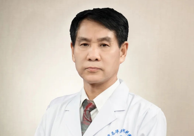 牛八体育医生·医声——霍鸣：有口皆【医生·医声】霍鸣：有口皆碑的“光明掌门人”碑的“光明掌门人”