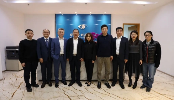 医疗器械流通头部企业华瑭大昌CEO到访牛八体育，共谋眼科高质量发展新机遇!1.png